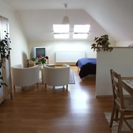 Ilona Apartmanhaz Komárom Exterior foto