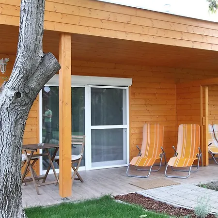 Ilona Apartmanhaz Komárom Exterior foto